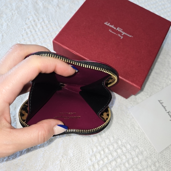 RARE Like New Salvatore Ferragamo Gancini Animal Print Leather Coin Purse - Picture 9 of 10